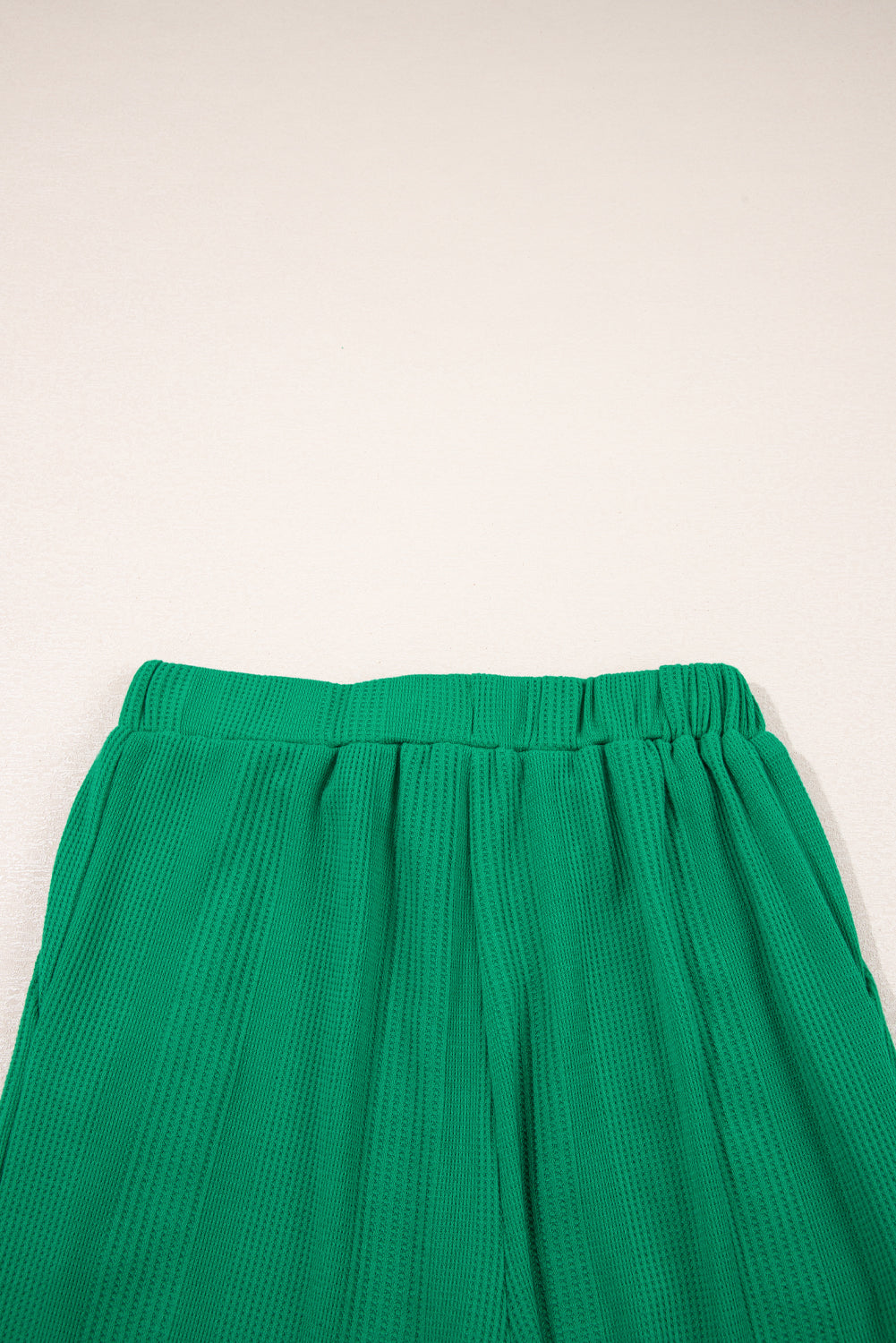 Ensemble débardeur et pantalon côtelés de couleur unie verte