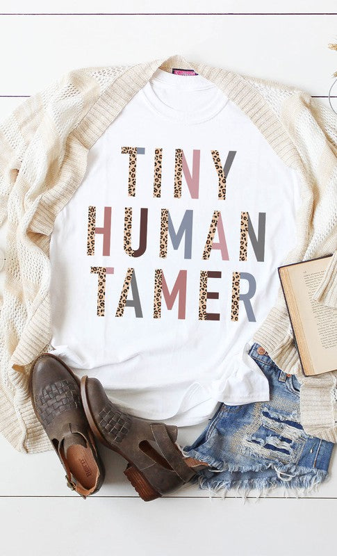 T-shirt graphique Tiny Human Tamer PLUS
