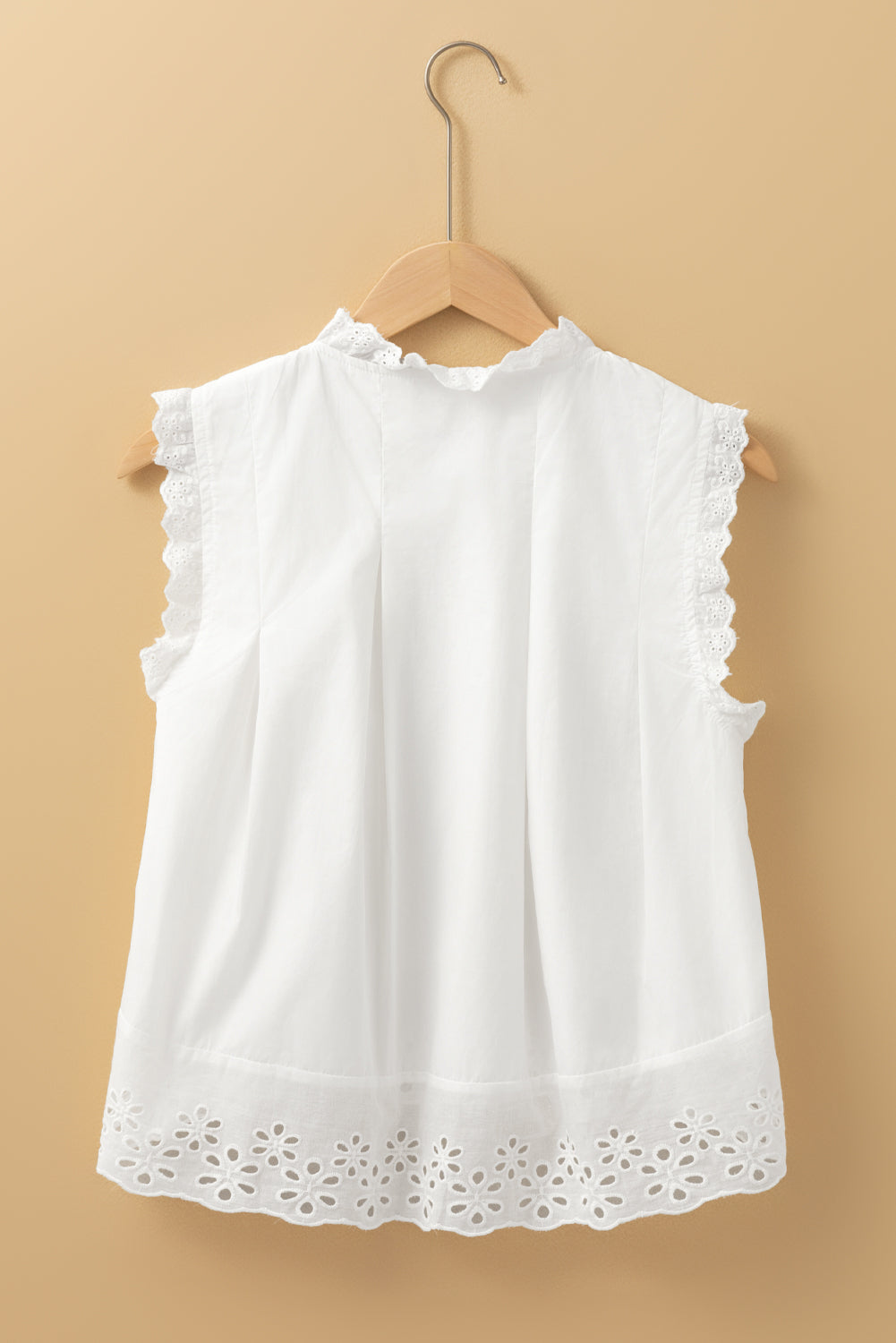 Chemise blanche sans manches en dentelle crochetée | Haut chic d'été