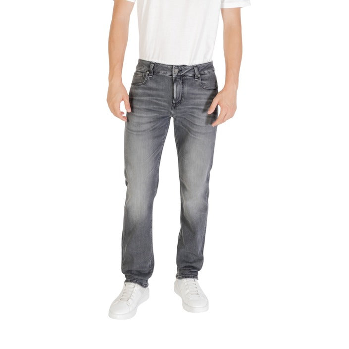 Guess Men Jeans – Grey Stretch Denim for Fall/Winter Style