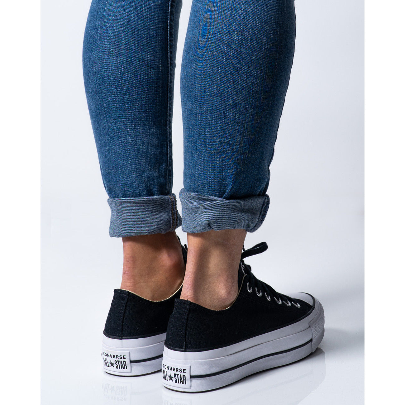 Converse Women Sneakers – Classic Black Lace-Up for Spring/Summer