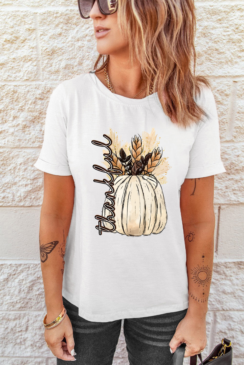 T-shirt graphique de Thanksgiving à motif de citrouille White Harvest