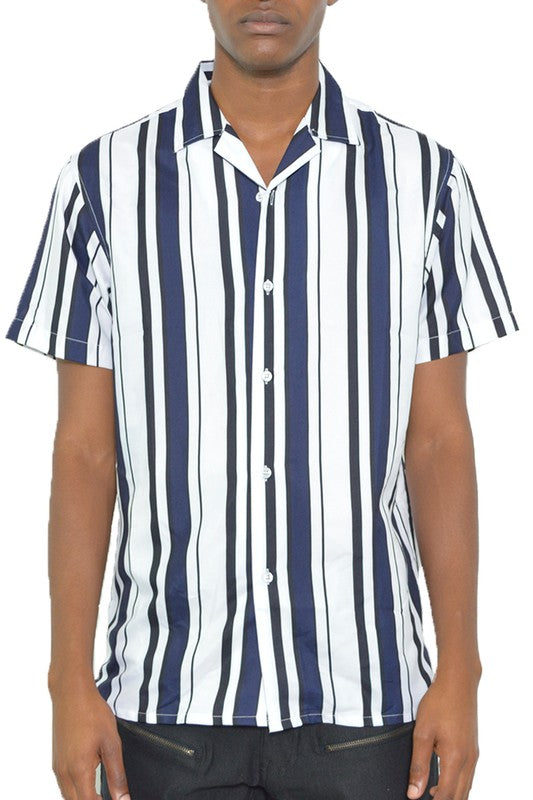 CHEMISE À MANCHES COURTES POUR HOMMES À RAYURES ET À BOUTONNAGE IMPRIMÉ