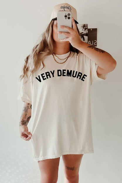 T-SHIRT GRAPHIQUE TRÈS SOBRE