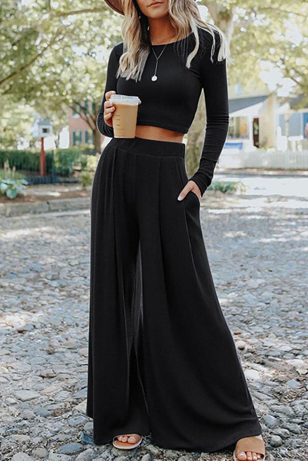 Ensemble haut court et pantalon long côtelé noir uni