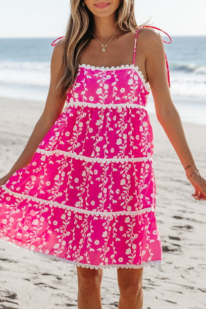 Mini-robe sans manches à imprimé floral rose et patchs Ric Rac | Mini-robe d'été séduisante
