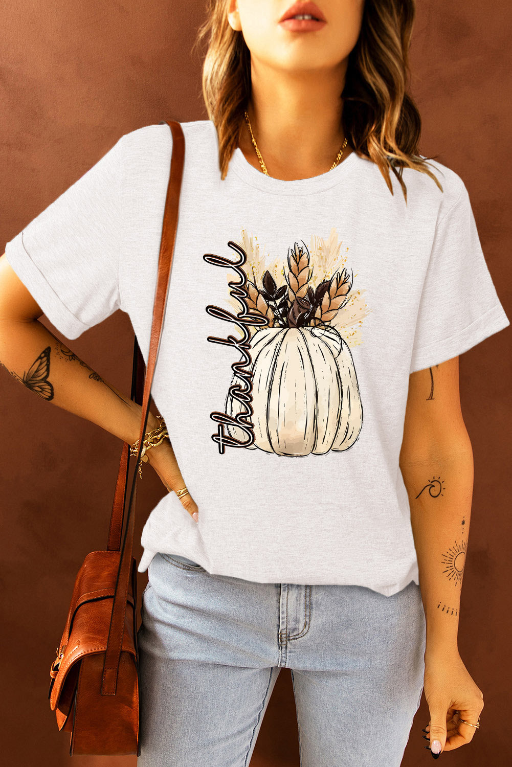 T-shirt graphique de Thanksgiving à motif de citrouille White Harvest